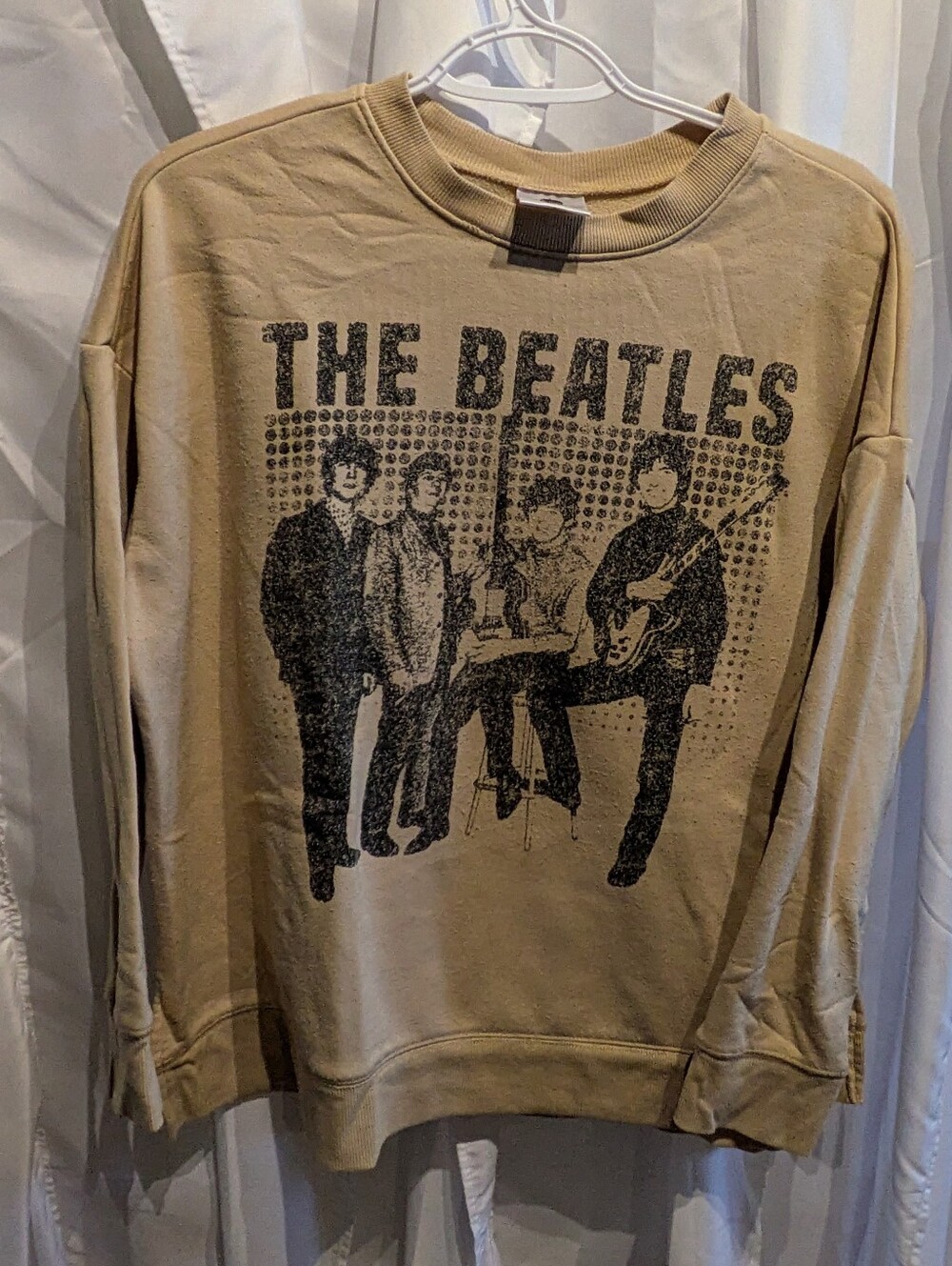 16 Terra & Sky The Beatles 1965 American Tour Graphic Sweatshirt Women's 0X 14W